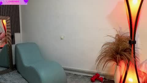 Fransheska online show from June 19, 11:38 am