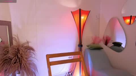 Fransheska online show from May 4, 12:01 pm