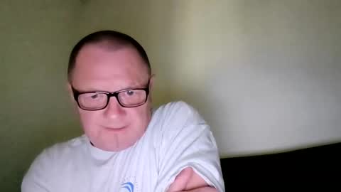 Wolfi online show from May 23, 2:02 pm