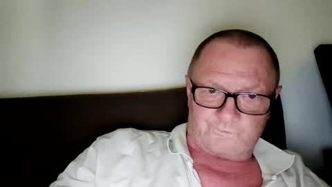 Wolfi online show from July 10, 12:43 pm