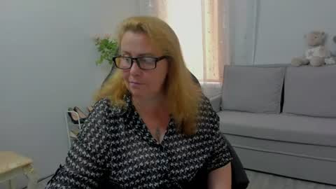 FrauMartha online show from July 11, 1:36 pm