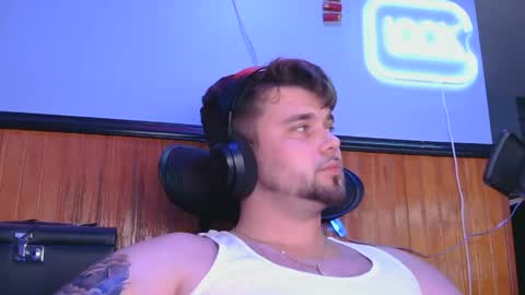 freaky_greek online show from May 18, 9:43 pm
