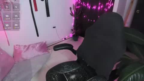 Lia Gomez online show from June 19, 11:44 pm
