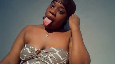 freaky slut5 online show from December 14, 3:46 am