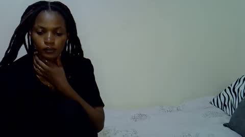 mia  online show from March 15, 6:44 pm