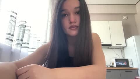 Mia online show from June 16, 5:11 am