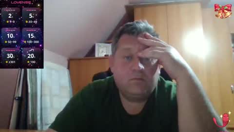 freeboy80180 online show from December 5, 5:00 pm