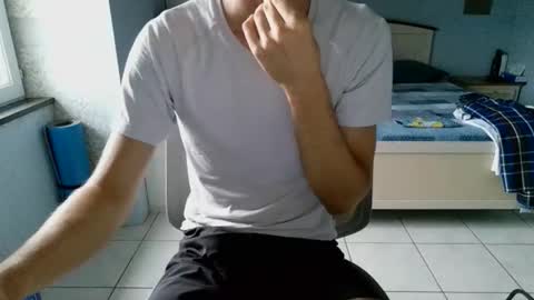 Snapshot of french_666999 chatting on September 25, 3:41 pm French 666999 online show from September 25, 3:41 pm