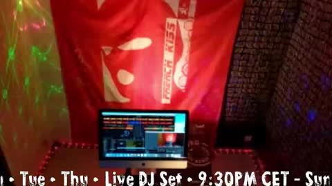 frenchkissdjfk online show from November 13, 8:55 pm