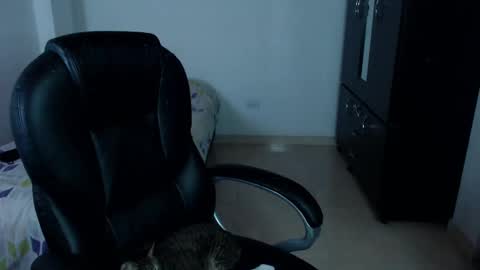 Louise  online show from January 7, 2:10 am