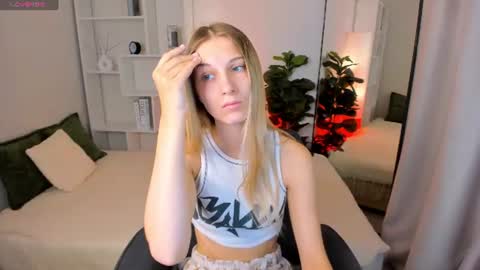 Laura online show from June 19, 9:15 am