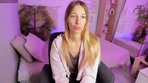 Laura online show from July 17, 8:05 am