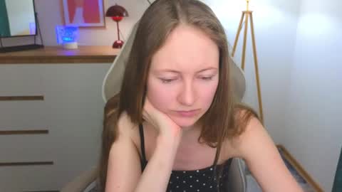 Freya online show from December 14, 4:19 pm