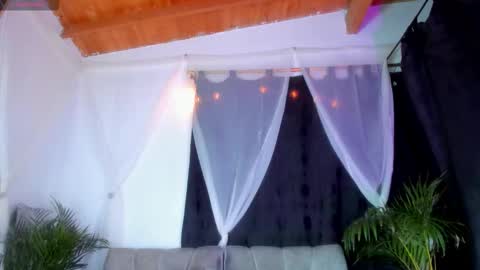 Snapshot of freydis18 chatting on October 14, 3:42 am aura online show from October 14, 3:42 am
