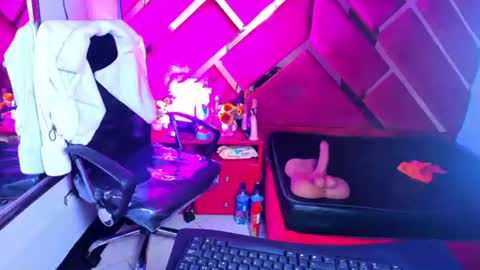 freyja_naugthy online show from July 22, 1:46 pm