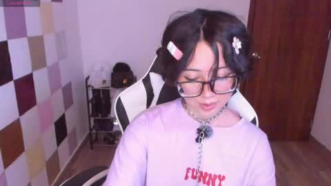 frida_lassi_ online show from May 1, 9:09 pm
