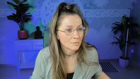 Frida Tander online show from March 2, 1:49 pm