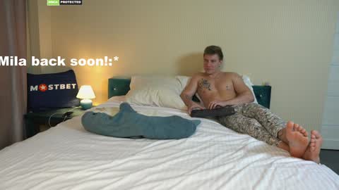 Snapshot of friendsurdreams chatting on December 17, 3:06 pm friendsurdreams online show from December 17, 3:06 pm