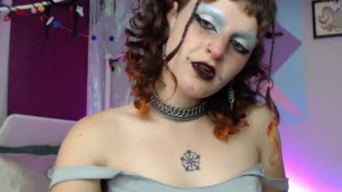 Snapshot of friskyflowers chatting on October 21, 1:11 am cherry online show from October 21, 1:11 am