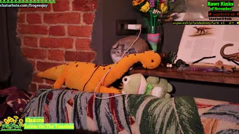   Jaywise Frogfoot  online show from November 10, 9:28 pm