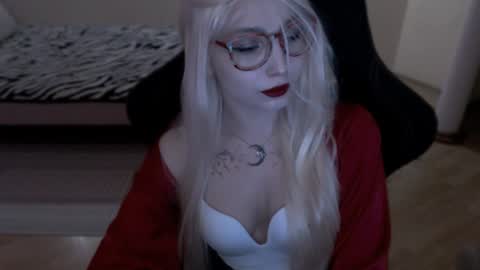 Lilith online show from June 18, 9:31 pm