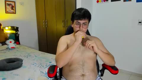 uwu online show from December 20, 11:12 pm