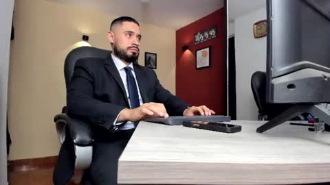 SERGIO THE SEX LAWYER online show from June 18, 4:40 am
