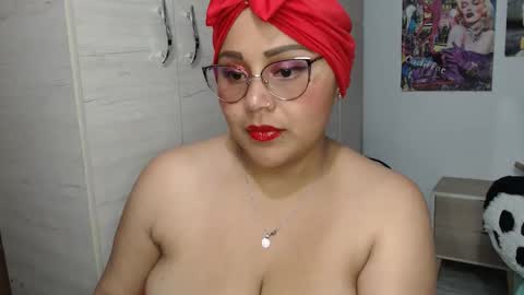 Mia and Gary  online show from October 28, 1:50 am