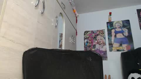 Mia and Gary  online show from November 16, 1:40 am