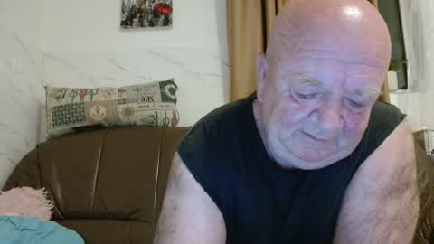 fullballs6 online show from April 28, 2:09 am