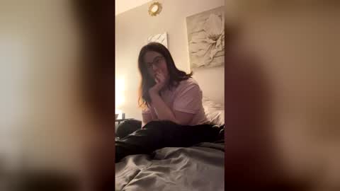 Linnys Palace online show from February 11, 3:43 am