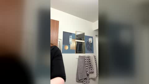 Linnys Palace online show from March 17, 4:23 pm