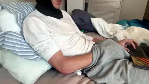 fuzzie_07 online show from February 10, 10:19 pm