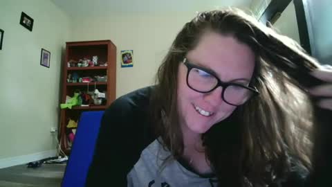 fuzzypeaches87 online show from June 25, 4:56 pm