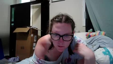 fuzzypeaches87 online show from July 17, 9:17 pm