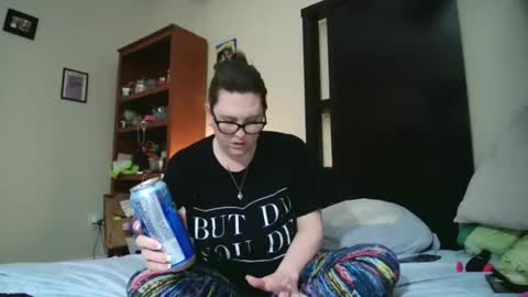 fuzzypeaches87 online show from May 2, 2:06 am