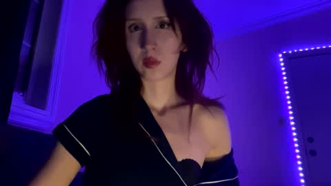 Snapshot of g0ddessluna1800 chatting on January 31, 6:46 am Goddess Luna online show from January 31, 6:46 am