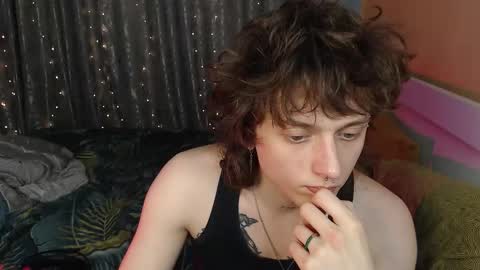 Ian online show from December 21, 6:47 pm