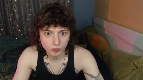 Ian online show from December 22, 6:47 pm