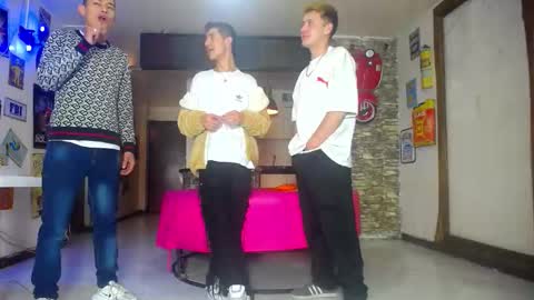 Snapshot of g4mens chatting on October 20, 3:17 pm G4MENS online show from October 20, 3:17 pm