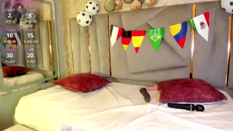 Gaby Santos online show from July 9, 12:09 pm