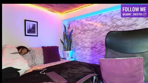 Gabby Sweet online show from November 11, 6:04 am