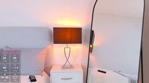 Snapshot of gabi_w chatting on October 2, 8:29 pm gabi_w online show from October 2, 8:29 pm