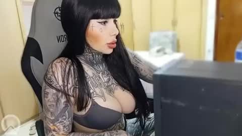 Gabi Franquez online show from November 1, 4:33 am