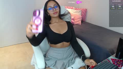 Snapshot of gabriela_morales01 chatting on January 19, 11:32 pm .  online show from January 19, 11:32 pm