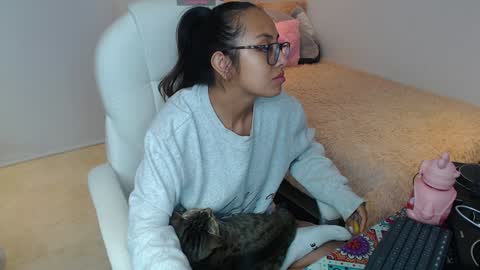 Snapshot of gabriela_morales01 chatting on December 17, 6:13 am .  online show from December 17, 6:13 am