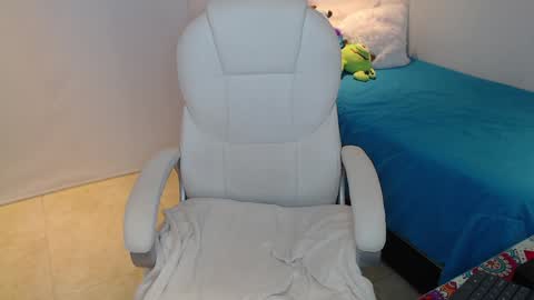 Snapshot of gabriela_morales01 chatting on February 8, 5:29 am .  online show from February 8, 5:29 am