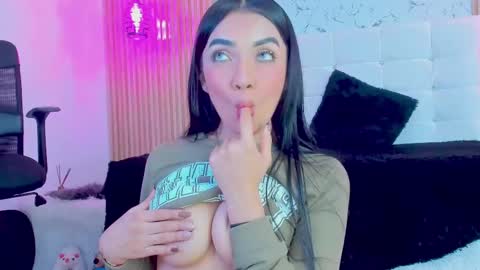 Gabriela Evans MS online show from February 18, 1:54 am