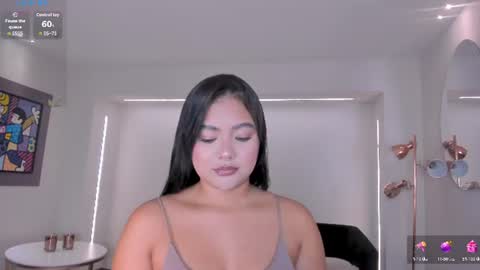 Gabriella Lee online show from July 16, 11:35 am