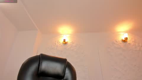 Gabriella Lee online show from June 17, 3:11 am